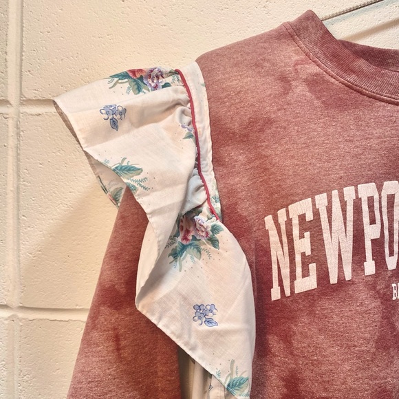 🪡 Handmade 🧵 Ruffle Sweatshirt - Picture 2 of 8